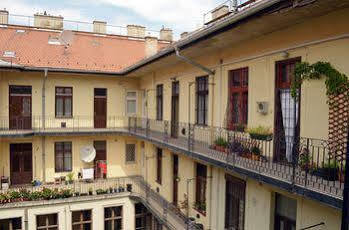 Alkotmany Street Apartment Будапешт Экстерьер фото